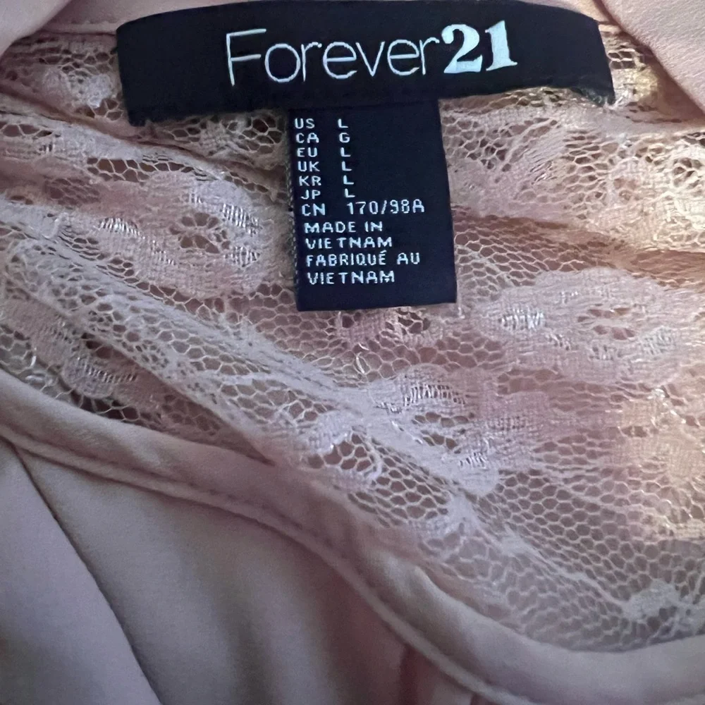 Like New Forever 21 Soft Pink Lace Detail Blouse